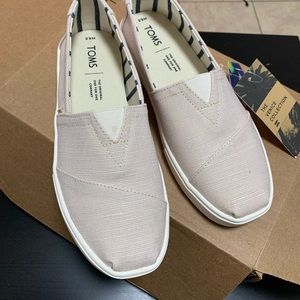 Men’s Toms size 8.5